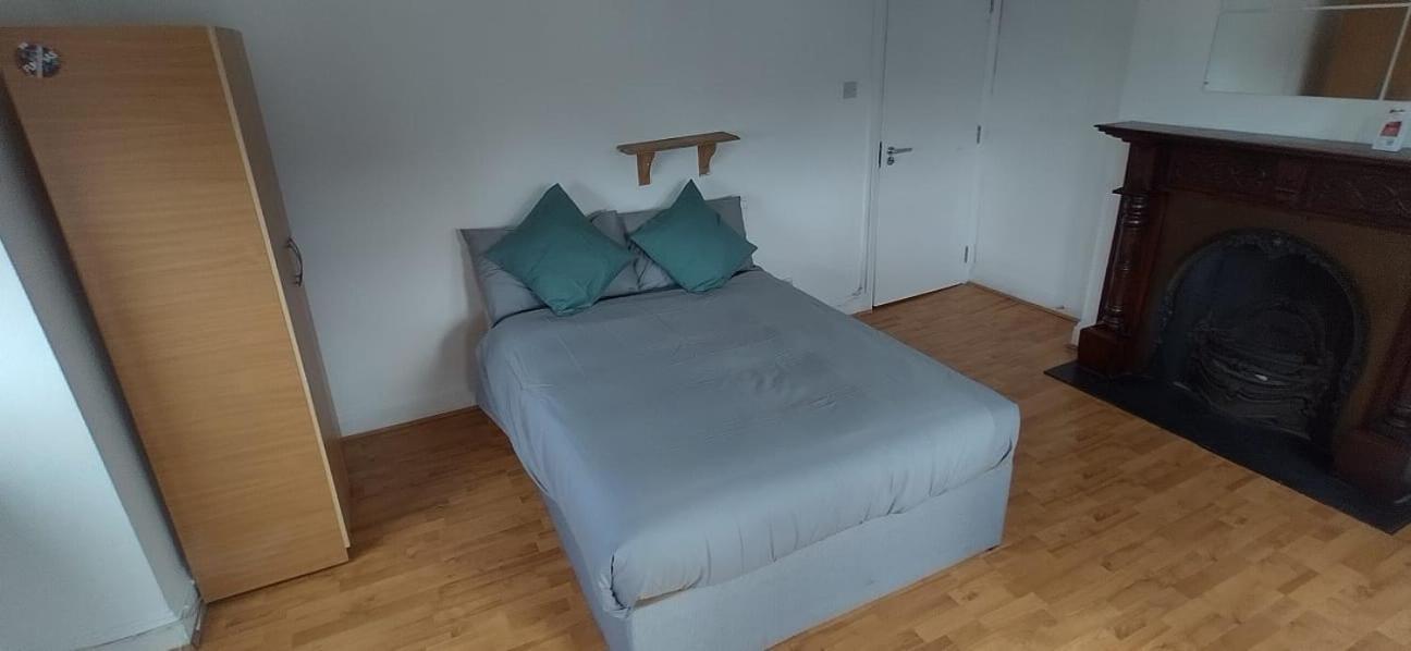 Massive Double In Manor House Zone 2 Alloggio in famiglia
